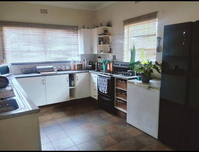 3 BEDROOM HOUSE FOR SALE IN BERTON PARK